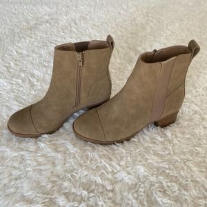 Women's Giani Bernini Sloann Tan Stacked Heel Ankle Booties Size 5.5 M